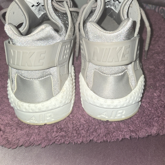 NIKE AIR HUARACHE WOMAN SIZE 11 - Picture 4 of 7